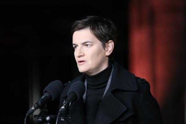 PREMIJERKA BRNABIĆ NA SASTANKU SA MLEKARIMA! "Ko želi da politizuje temu, neka odmah izađe!"