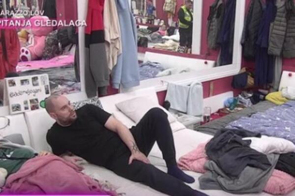 OVO SE NIKADA NIJE DESILO NA TELEVIZIJI DO SAD: Anđela prišla dok su LEŽALI ANA I ZVEZDAN, a onda se desio ŠOK