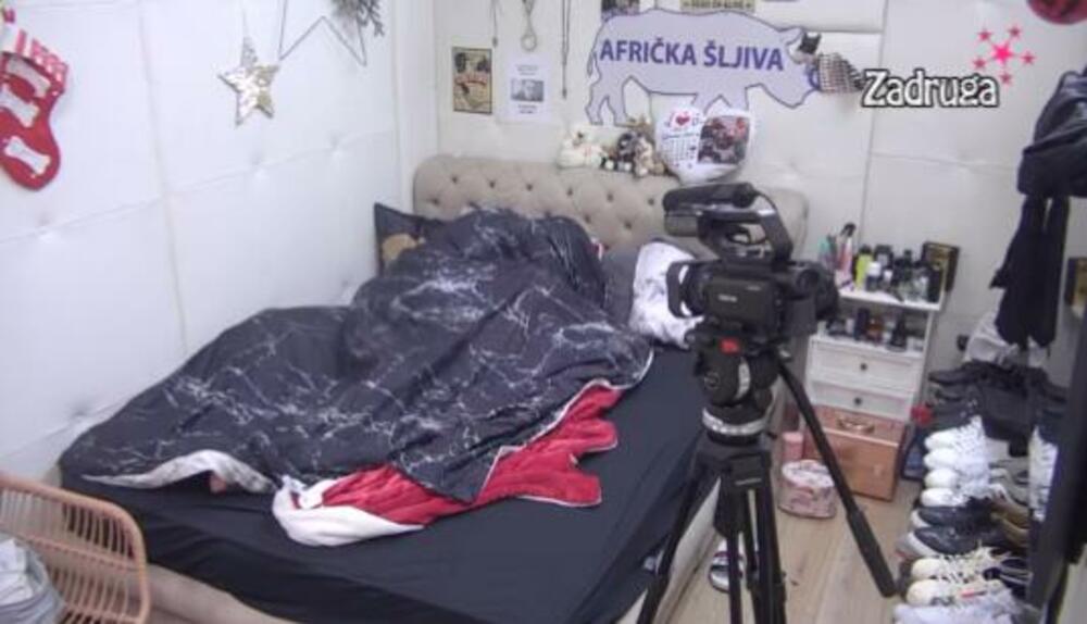 Aleksandra je ponovo poklekla Filipovom šarmu.