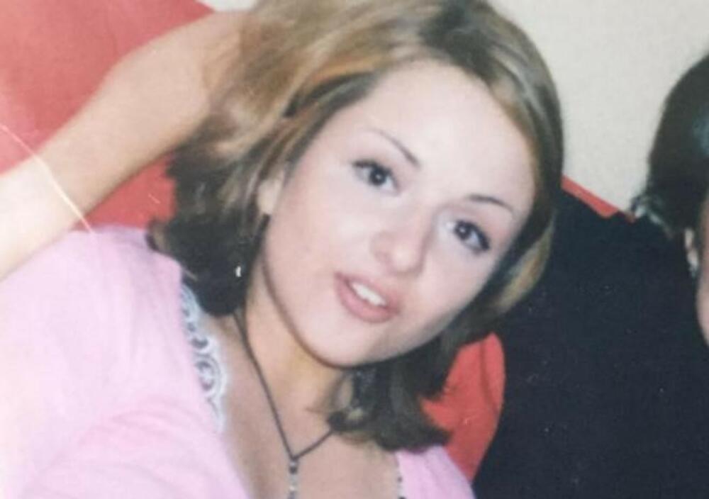 Ana je rođena u Beogradu 24. novembra 1979. godine