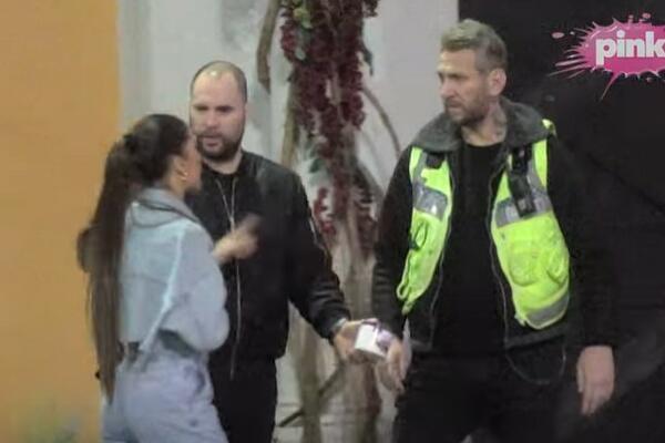 VELIKI ŠEF KAZNIO ANĐELU, A ONDA JE NASTAO HAOS: Ljubavnica VRIŠTALA, LOMILA SVE PRED SOBOM, tukla OBEZBEĐENJE