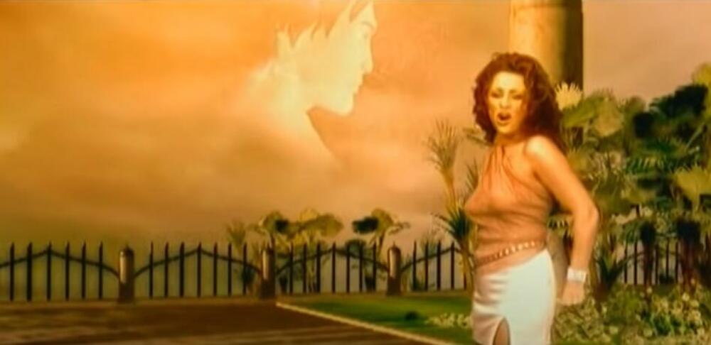 Spot za pesmu 'Opasno te volim', iz 2001. godine