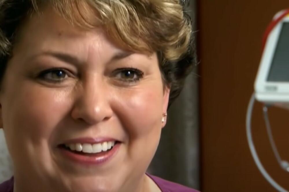 ŽENA SAZNALA DA UMIRE, PA ZAMOLILA MEDICINSKU SESTRU ZA 1 STVAR: Da čovek NE POVERUJE, ovo NEMA NIGDE! (VIDEO)