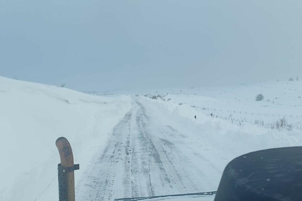 SNEG POTPUNO OKOVAO SRBIJU, U OVIM DELOVIMA BILO NAJKRITIČNIJE: Polako stiže u Beograd, a evo ŠTA nas danas očekuje