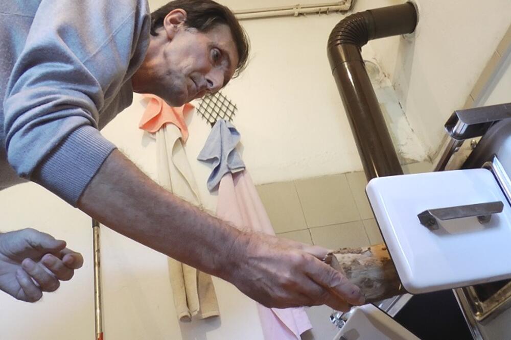 MILOŠ U INVALIDSKIM KOLICIMA POŠAO PO LEKOVE: Ostao ZAVEJAN U MEĆAVI, a ono što se posle desilo VRAĆA VERU U LJUDE