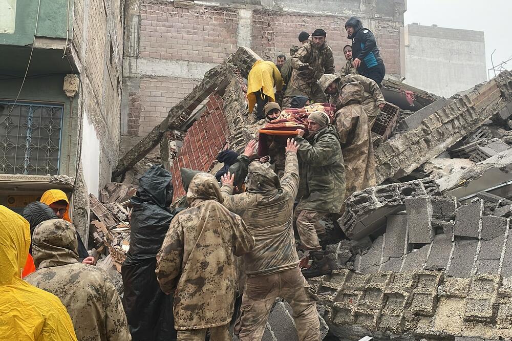 187 osoba povređeno u zemljotresu: Potres se osetio u 10 turskih provincija