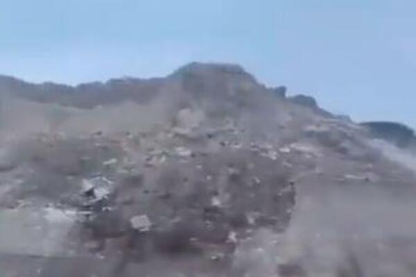 ČUVENI TURSKI ZAMAK SRAVNJEN U ZEMLJOTRESU: 12 kula srušile se JEDNA ZA DRUGOM! (VIDEO)