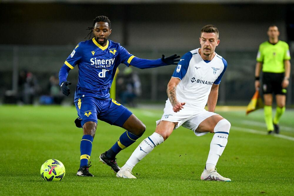 Sergej Milinković-Savić na utakmici Verone i Lacija