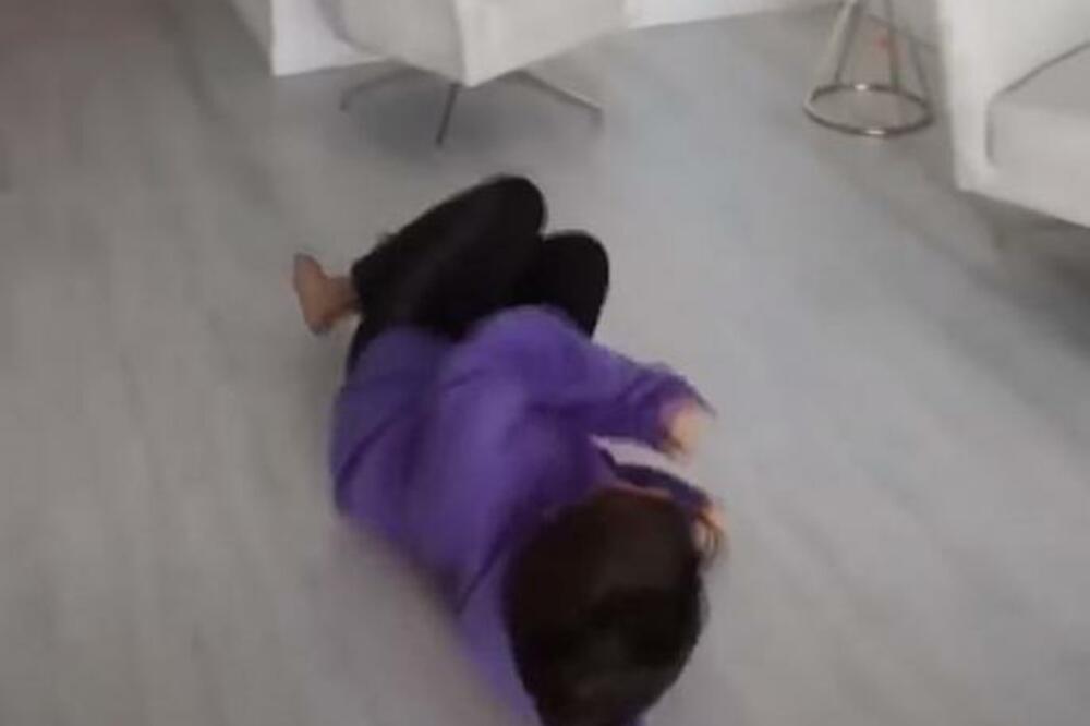 STIGLE PRETUŽNE VESTI: Poznatu JUTJUBERKU (22) UBIO OTAC