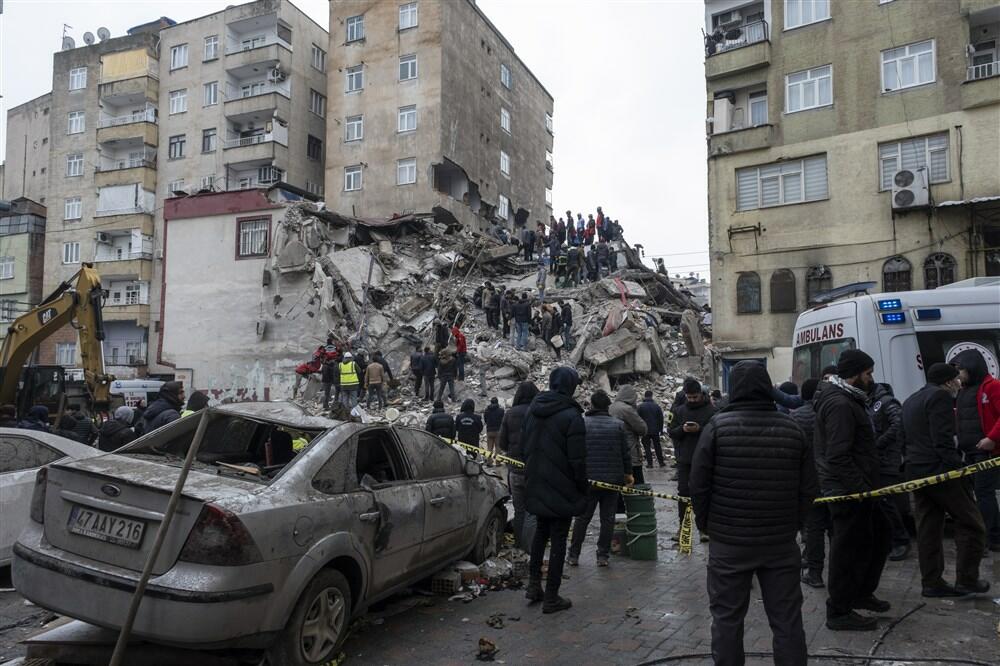 OVO JE 1 OD NAJSMRTONOSNIJIH ZEMLJOTRESA: Broj žrtava KATASTROFE u Turskoj i Siriji SAMO RASTE