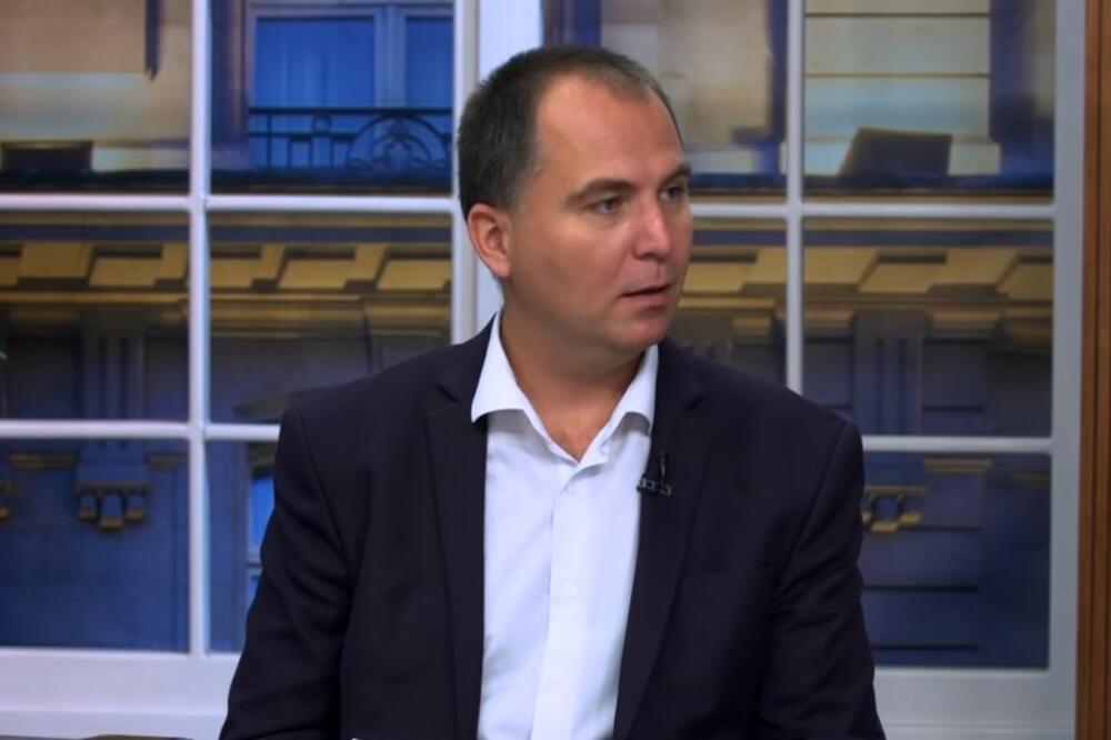 "POBEGAO SAM SA SVOG VENČANJA": Viktor iz Beograda pripadnici PLEMENA LJUDOŽDERA rekao OVO pa ZAŽALIO ISTOG ČASA!