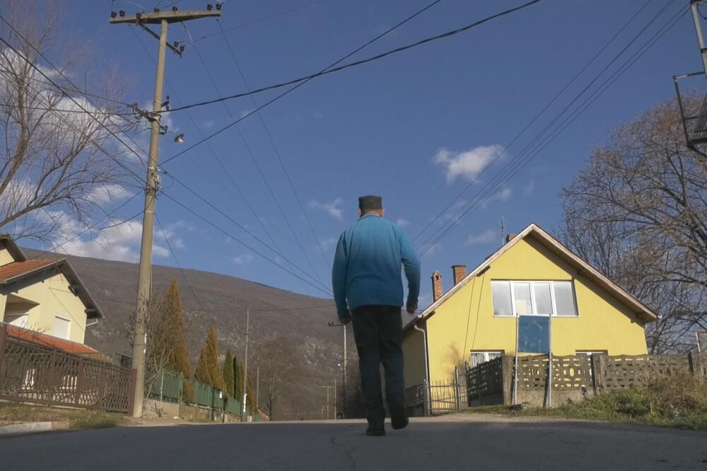 DOBIJAO BATINE, BIO POKRADEN, ČAK GA I INTERPOL TRAŽIO: Zvonara seoske crkve NIŠTA NE MOŽE DA SPREČI u 1 MISIJI!