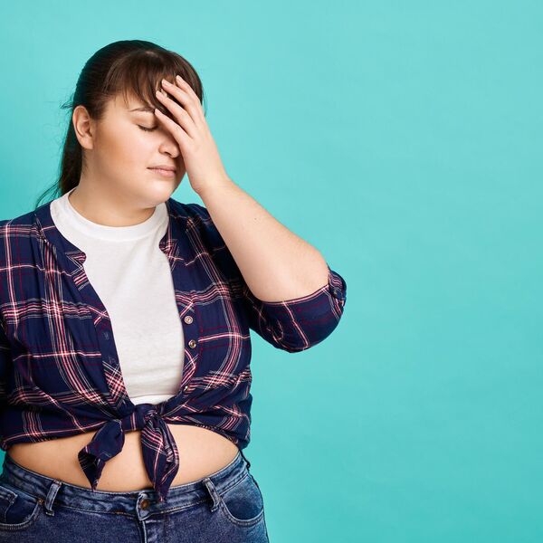 NEVIDLJIVA GREŠKA POSLE 35! Ljudi misle da je sitnica, a telo vam baš pati - OVO rešava sve muke!