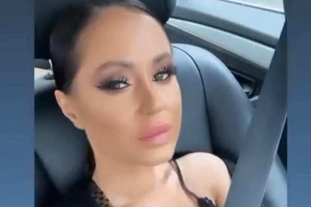 NAŠA PEVAČICA ŽIVELA U SIGURNOJ KUĆI: Kao DETE doživela VELIKU TRAGEDIJU, ovako se BORI kroz život