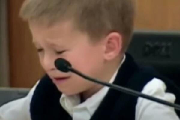 DEČAK JE NACRTAO CRTEŽ, A NAKON TOGA NJEGOVA MAJKA JE ODMAH UHAPŠENA: Osudili su je na DOŽIVOTNU ROBIJU (VIDEO)