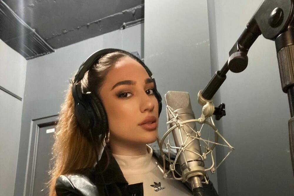 PEVAČICA PROGOVORILA O POZNATOM STRICU: Sve nas je pogodilo, svesna sam njegove ŽRTVE...