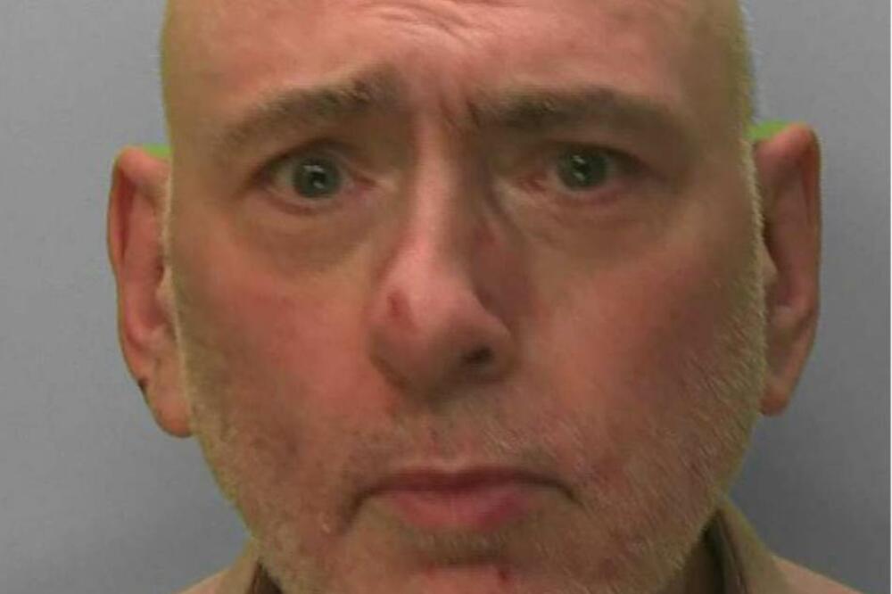 GLUMIO JE SVEŠTENIKA ZA PRIMER: Kada mu je POLICIJA upala u KUĆU imala je šta i da VIDI U FIOCI, HOROR