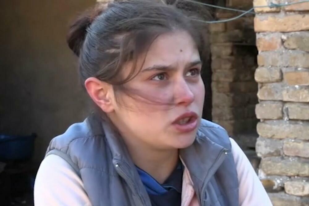 "IZLUPALA SAM KREVETE I ORMARE DA BIH LOŽILA VATRU": Aleksandra sa dvoje dece živi bez GREJANJA I STRUJE! (FOTO)