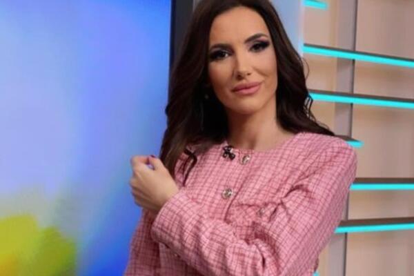 MINIĆ DOVODI DO GRANICE PUCANJA! Voditeljka Prve BACILA ŽIŠKU, muški rod na KOLENIMA zbog BUTINA (FOTO)