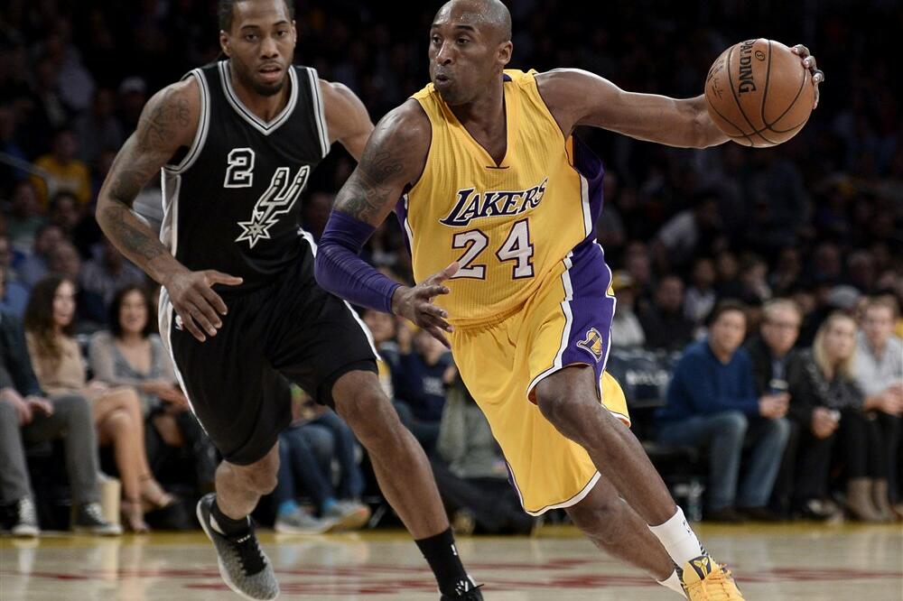 PRODAT ISTORIJSKI DRES KOBIJA BRAJANTA! Neverovatna suma, samo Džordan ispred (FOTO)