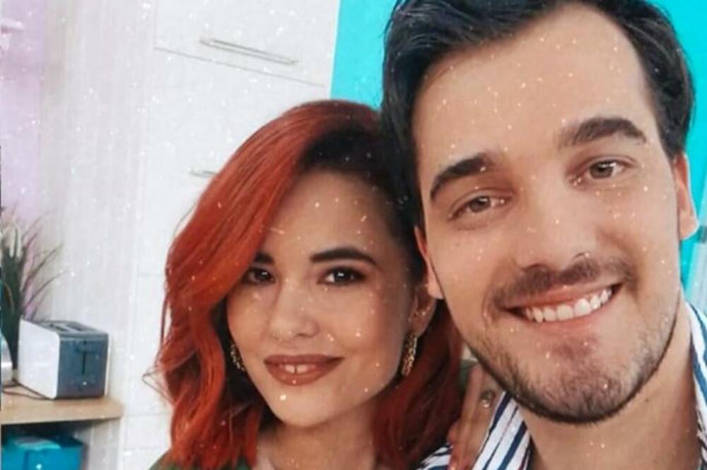 Danas se porađa žena našeg pevača! Uslikana tik pred porođaj sa stomakom do zuba