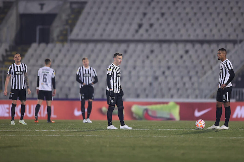 "OSTAVITE IGRAČE NA MIRU, ONI ŽIVE OD OVOGA!" Varniči u Partizanu - čeka se da neko preduzme ODGOVORNOST