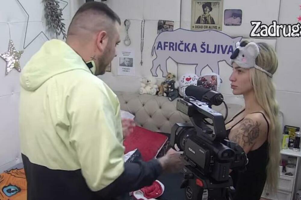 ALEKS NIKOLIĆ PRAVI LOM ZBOG MAJE: Caru sasula SVE u lice