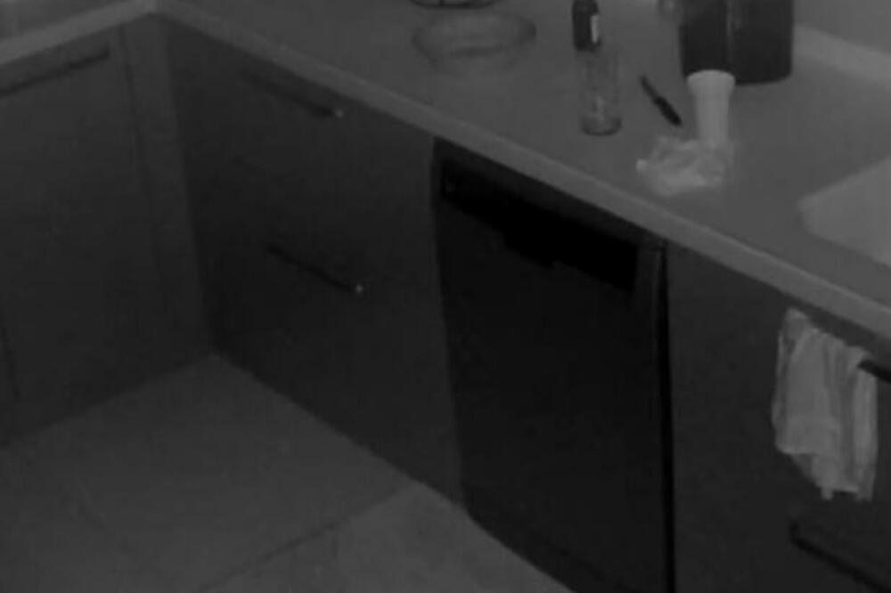 KAMERA U KUHINJI UHVATILA MOMENAT POTRESA: Počinje blago, a onda ZASTRAŠUJUĆI TRENUTAK (VIDEO)