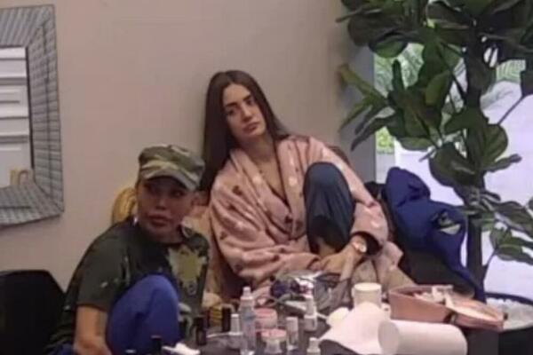 UNIŠTILA SEBI ŽIVOT ZBOG LJUBAVI: Anđela Đuričić samo GLEDA u jednu tačku, BLEDA, ne smeje se