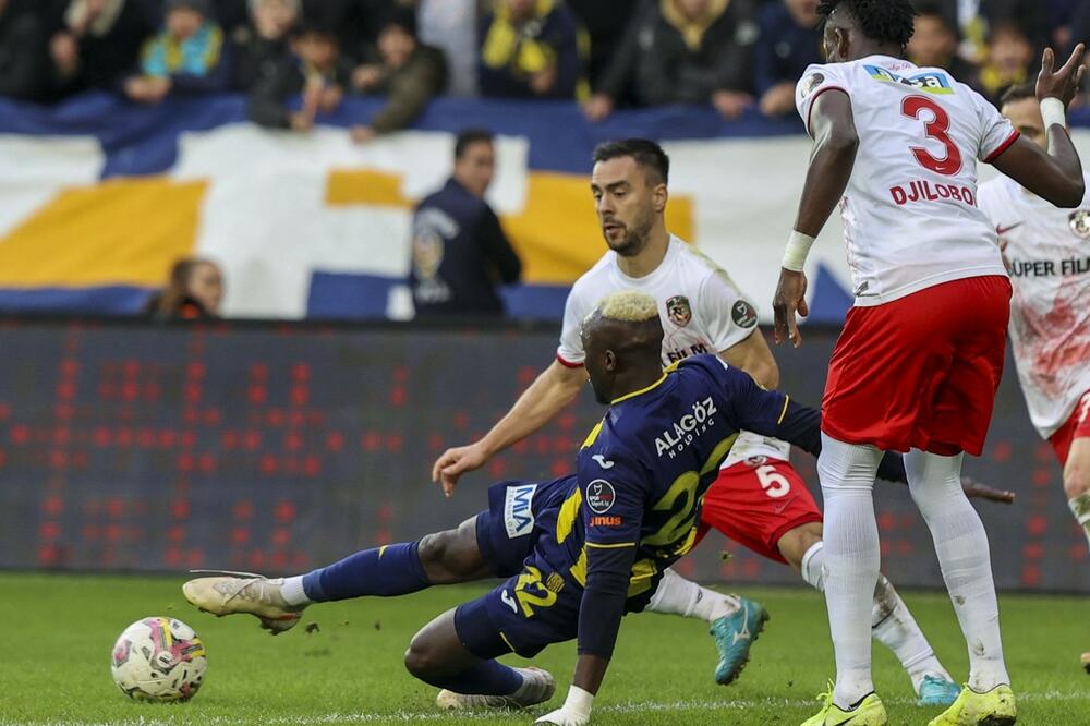 PORAŽAVAJUĆE VESTI IZ TURSKE! Još jedan klub napustio Superligu