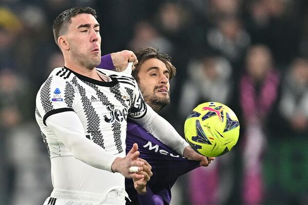 BOMBASTIČNA TRAMPA JUVENTUSA SA VELIKIM RIVALOM! Vlahović ostaje u Seriji A, ali planove kvare Bajern i Čelsi