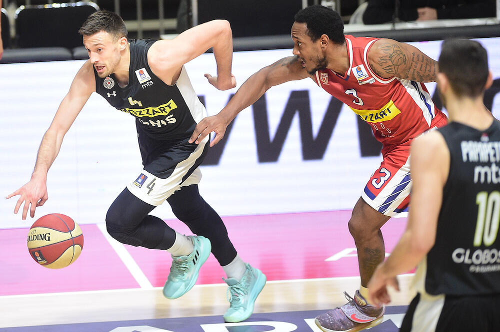 Aleksa Avramović na utakmici Partizana i Borca iz Čačka