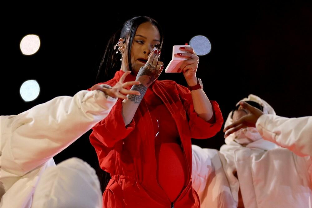 PEVAČICA UZELA MILIONE DA PEVA NA SVADBI NAJBOGATIJEG ČOVEKA, PA POGREŠILA IMENA MLADENACA: Kiks koji će se PAMTITI