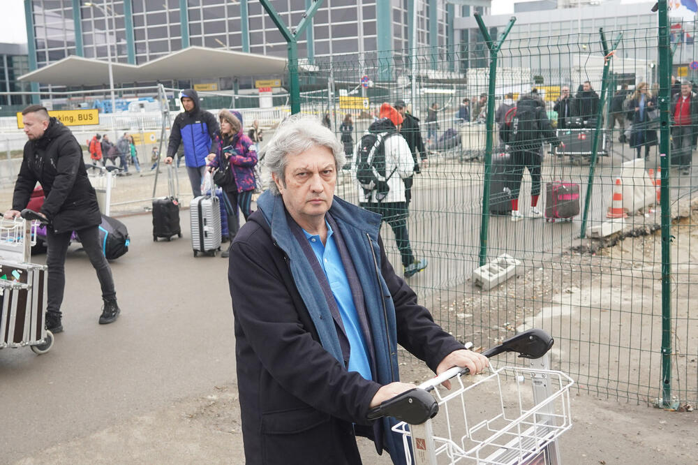 VIC OD KOJEG ĆE VAS STOMAK ZABOLETI: Ide Milomir Marić ulicom i sretne...