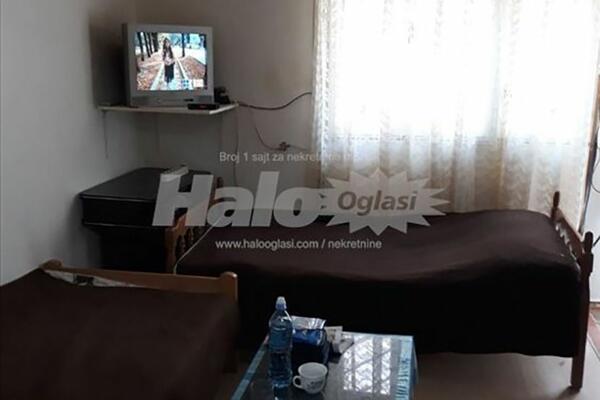 DA LI JE OVAJ ČOVEK REALAN? Izdaje KREVET na Zvezdari za OVU CIFRU i još ima 3 USLOVA! (FOTO)