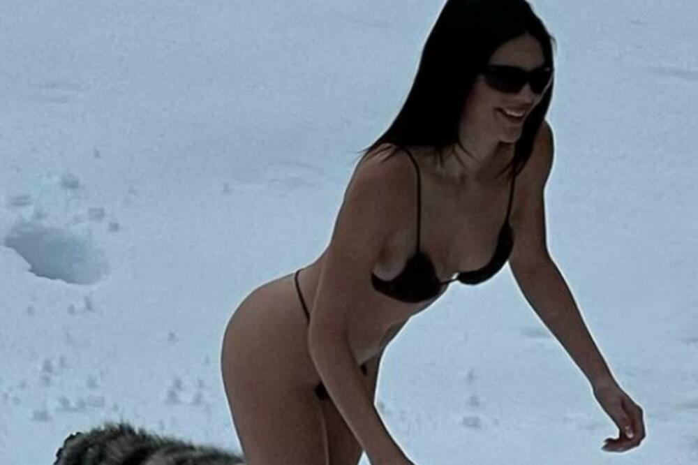 NAVUKLA KONAC UMESTO DONJEG VEŠA: Jel moguće da MANEKENKA ovo radi!? FOTO