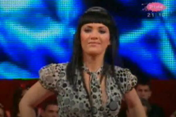 O OVOJ PEVAČICI GRANDA JE BRUJALA SRBIJA: Nakon SKANDALA se puvukla sa SCENE, danas izgleda MNOGO DRUGAČIJE