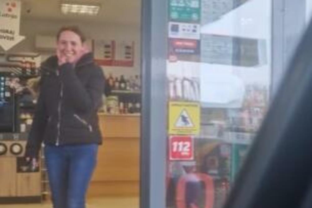 POSLAO DEVOJKU DA KUPI ULJE ZA ŽMIGAVCE: Ono što je usledilo NASMEJALO JE CEO SVET, ALI BUKVALNO (VIDEO)