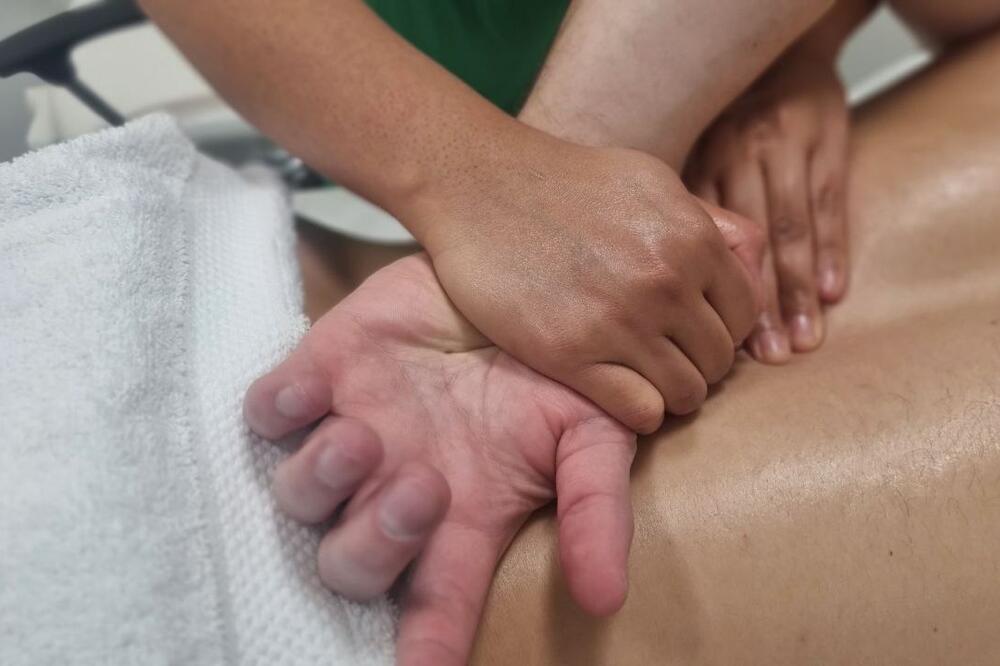 NA ROŠTLJIJADI I LESKOVAČKA MASAŽA: Evo kako i izgleda, samo su RETKI ovo probali, na JUŽNJAČKI način! (VIDEO)