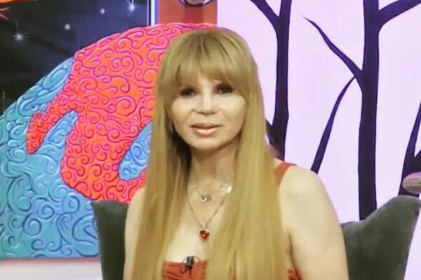 ČUVENA PROROČICA O UČESTALIM VIĐENJIMA NLO: Tvrdi da nas ONI POSEĆUJU, a nisu VANZEMALJCI - ostaćete ZAPANJENI