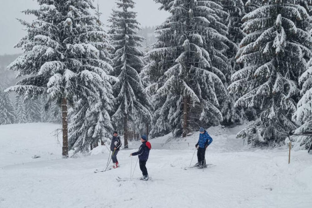 U ovom delu Srbije izmereno čak -20, a nije Sjenica: Visina snega preko 15 cm, zima se uvukla u kosti