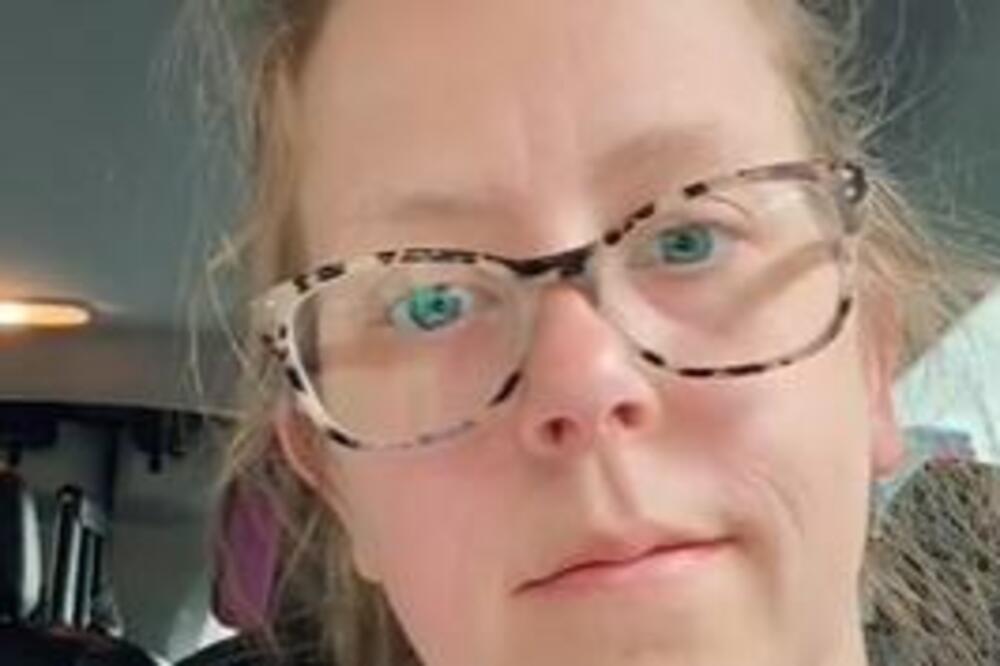 NAUČNICI TVRDE: Inteligentne žene imaju jednu ODVRATNU naviku, DA LI SE PREPOZNAJETE?