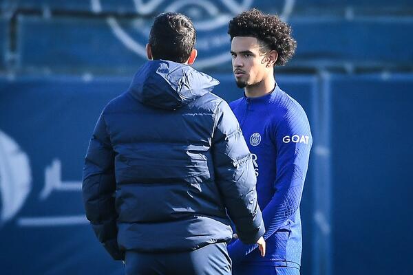 KROČIO NA TEREN I ISPISAO ISTORIJU! Čudo od deteta oborilo rekord Lige šampiona!