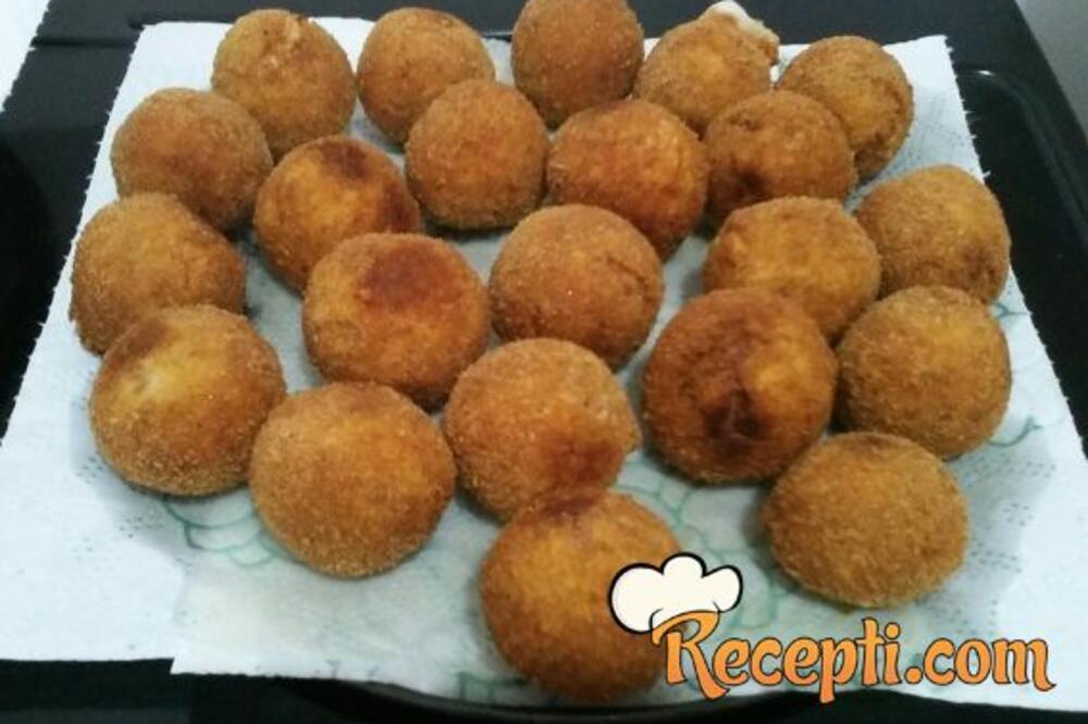 BAKINE pohovane LOPTICE od PILETINE: Ukusnije su od ćufti, kad zagrizete TOPE SE U USTIMA (RECEPT)