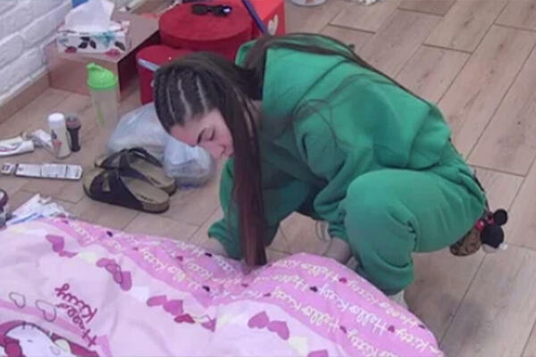 ANĐELA NE PRESTAJE DA SE PONIŽAVA! Đuričićka OVIM POTEZOM ZGROZILA NACIJU, evo šta je uradila dok je Zvezdan SPAVAO