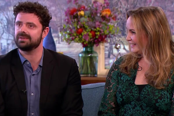 UDALA SE ZA BESKUĆNIKA KOJI JE DANIMA SPAVAO U PARKU: Čim joj je prišao 1 PUT zahtevala je da URADI 1 STVAR