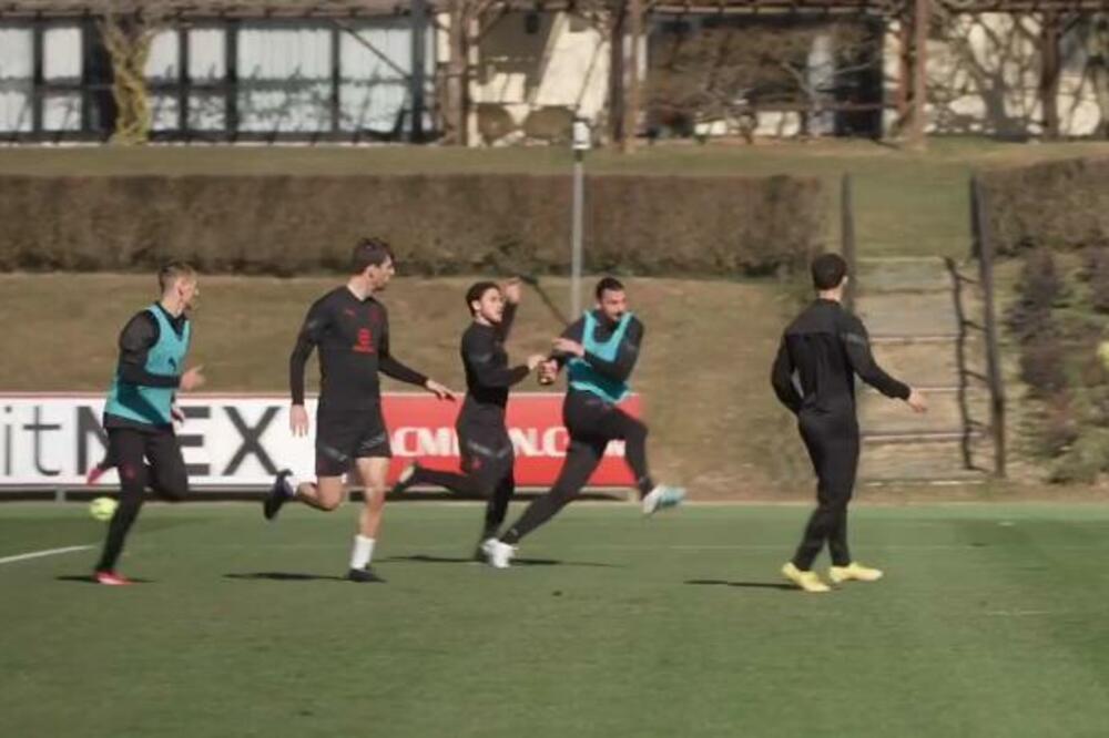 IBRA IGRAO U TANDEMU SA ROĐENIM SINOM! Krv nije voda - Šveđanin delio lekcije klincima! (VIDEO)