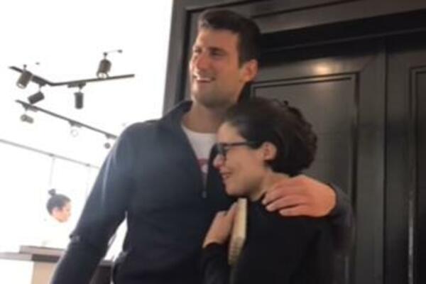 NIKO NEMA OVAKVE NAVIJAČE: Mona se zaplakala u ispovesti Đokoviću, i Noletu krenule suze! (VIDEO)