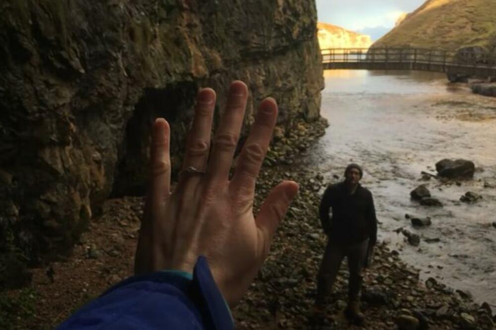 NAKON GODINU DANA OTKRIVENO ŠTA JE ANA NOSILA NA RUCI: Dao joj je to za GODIŠNJICU, SAZNANJE ŠOKIRALO SVE