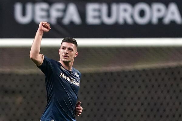 PONOVO RADI SRPSKA GOL MAŠINA! Luka Jović dvostruki strelac u pokeru Fiorentine na evropskoj sceni! (VIDEO)